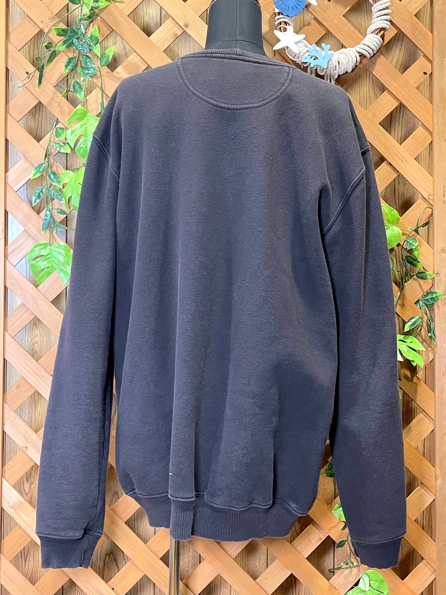 【carhartt】（刺繍ロゴ）黒の無地クルーネックスウェット