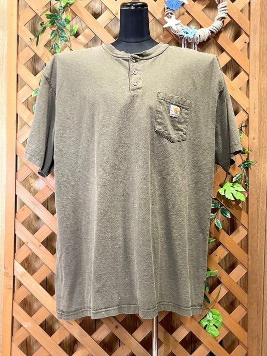 【carhartt】（2XL）ダスティオリーブのヘンリーネックTシャツ