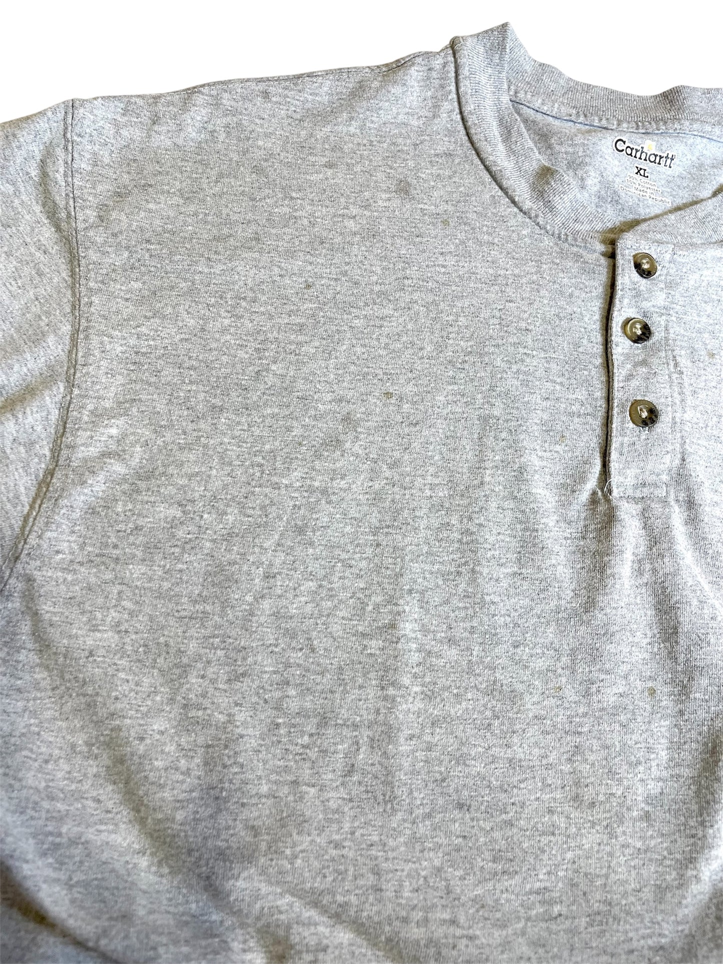 【carhartt】ヘザーグレーのヘンリーネックTシャツ