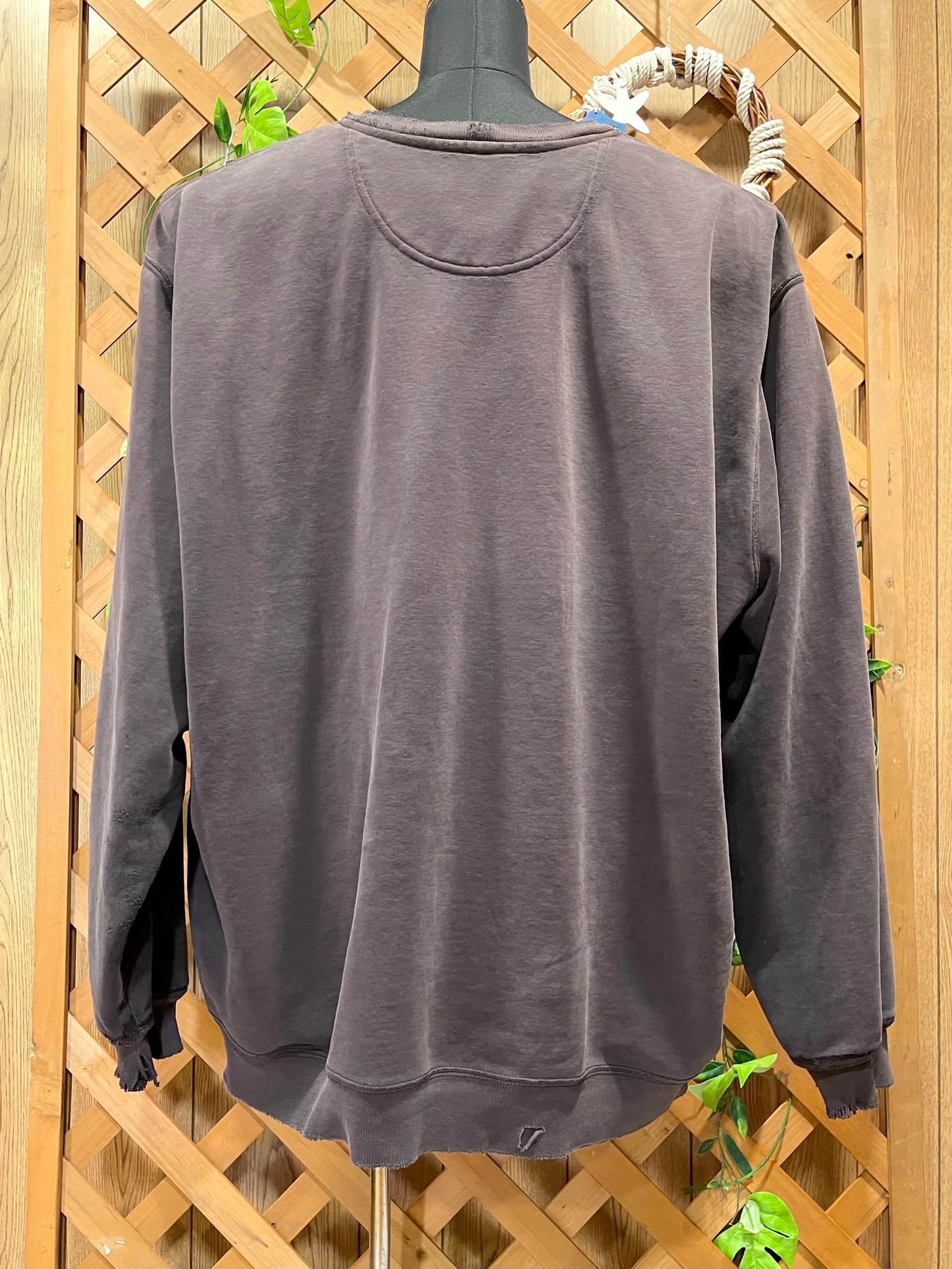 【carhartt】（3XL）（刺繡ロゴ）クラッシュボロのクルーネックスウェット