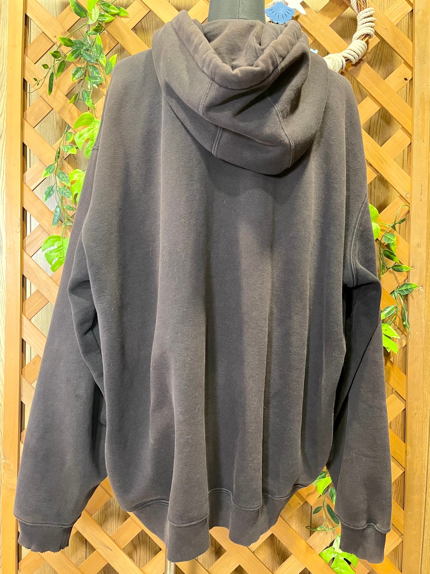 【carhartt】（刺繍ロゴ）ミドルベリータイガーのフルジップパーカー