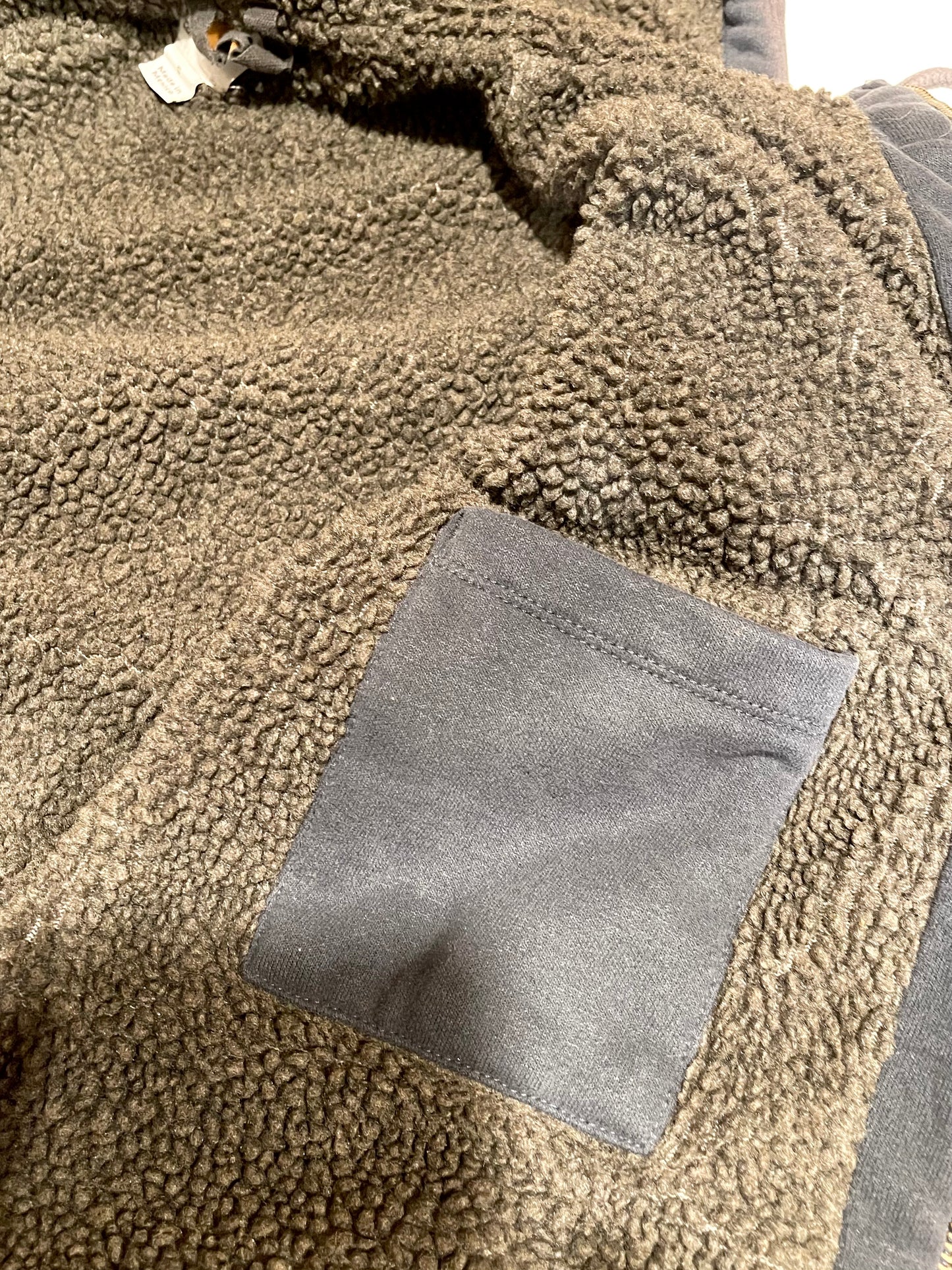 【carhartt】シェルパフリースのフルジップパーカー