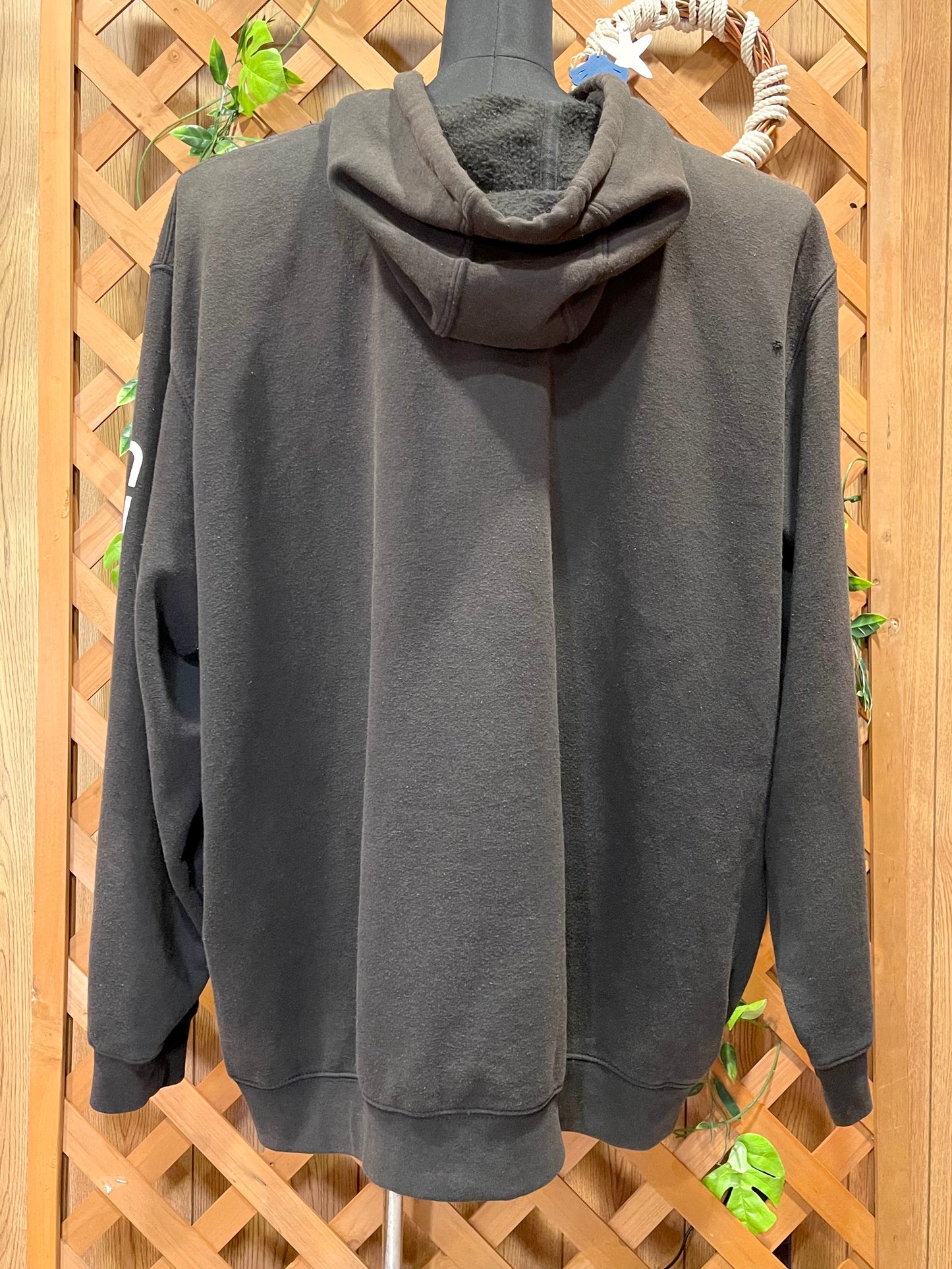 【carhartt】（3XL）黒のロゴスリーブ・プルオーバーパーカー