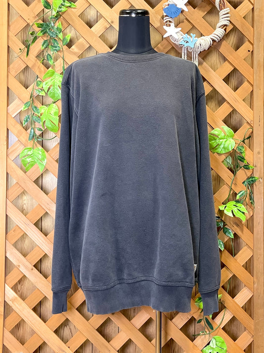 【carhartt】黒の無地クルーネックスウェット
