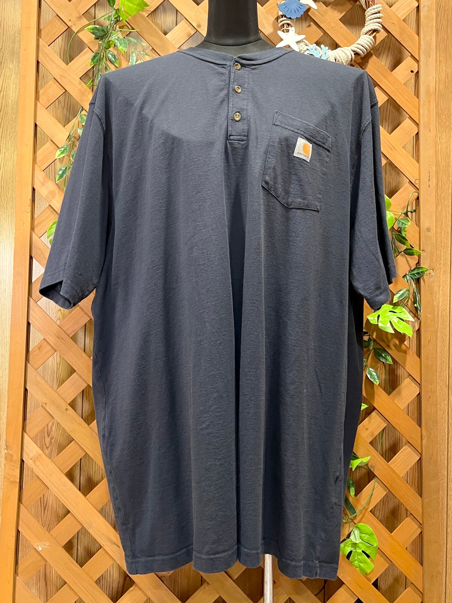 【carhartt】（3XL）ネイビーブルーのヘンリーネックTシャツ
