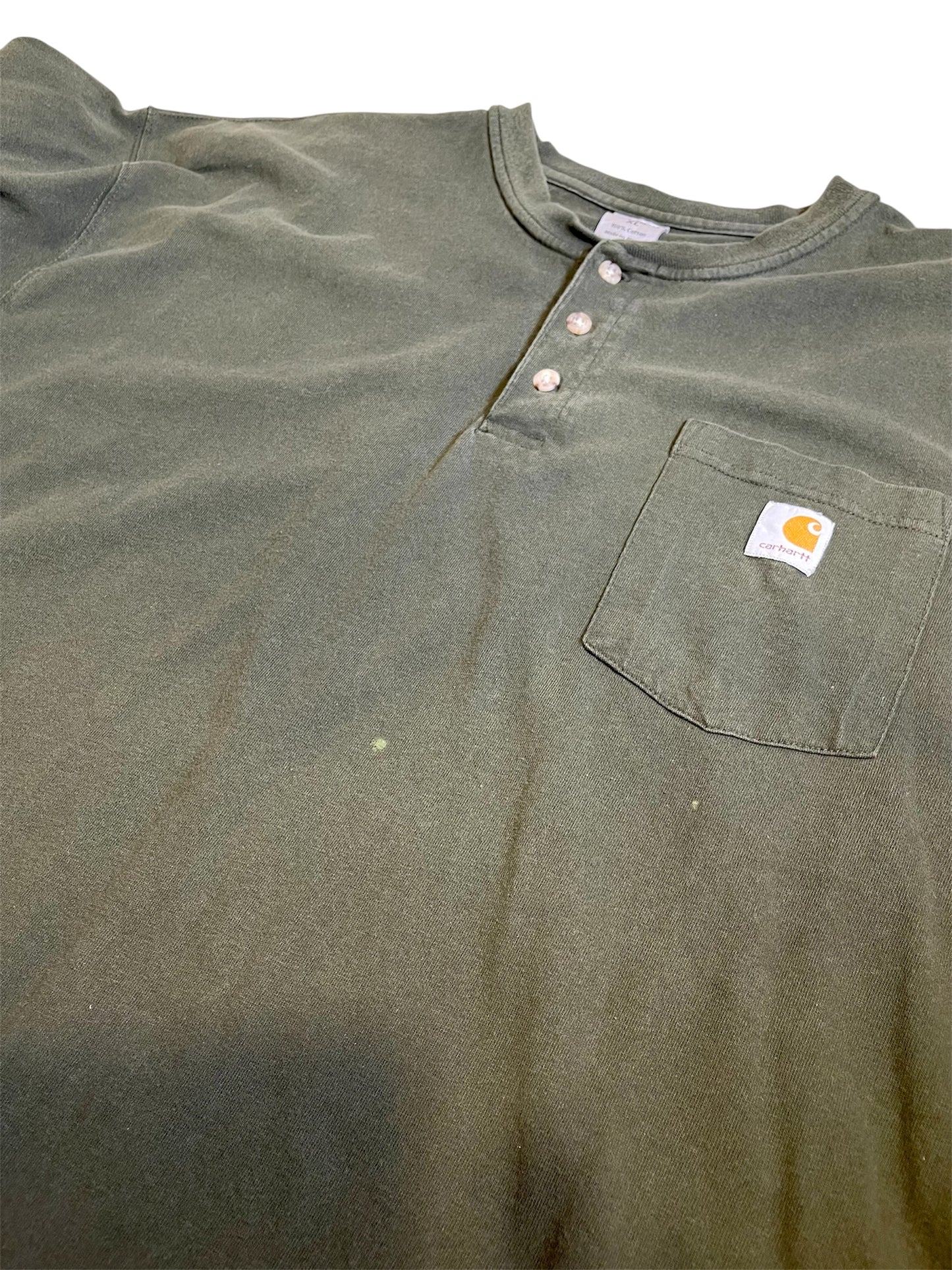 【carhartt】グリーン系のヘンリーネックTシャツ