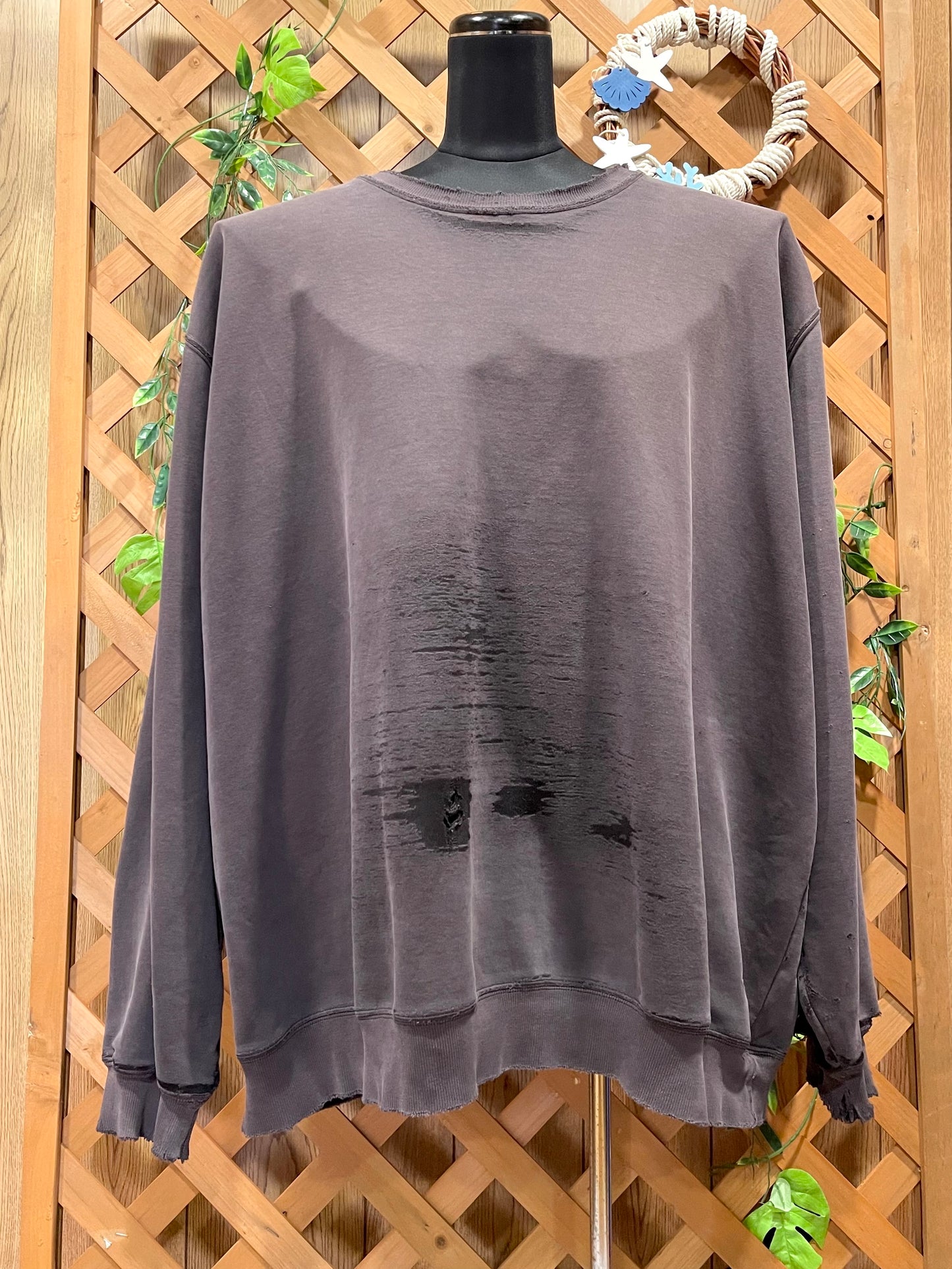 【carhartt】（4XL）（刺繡ロゴ）クラッシュボロのクルーネックスウェット