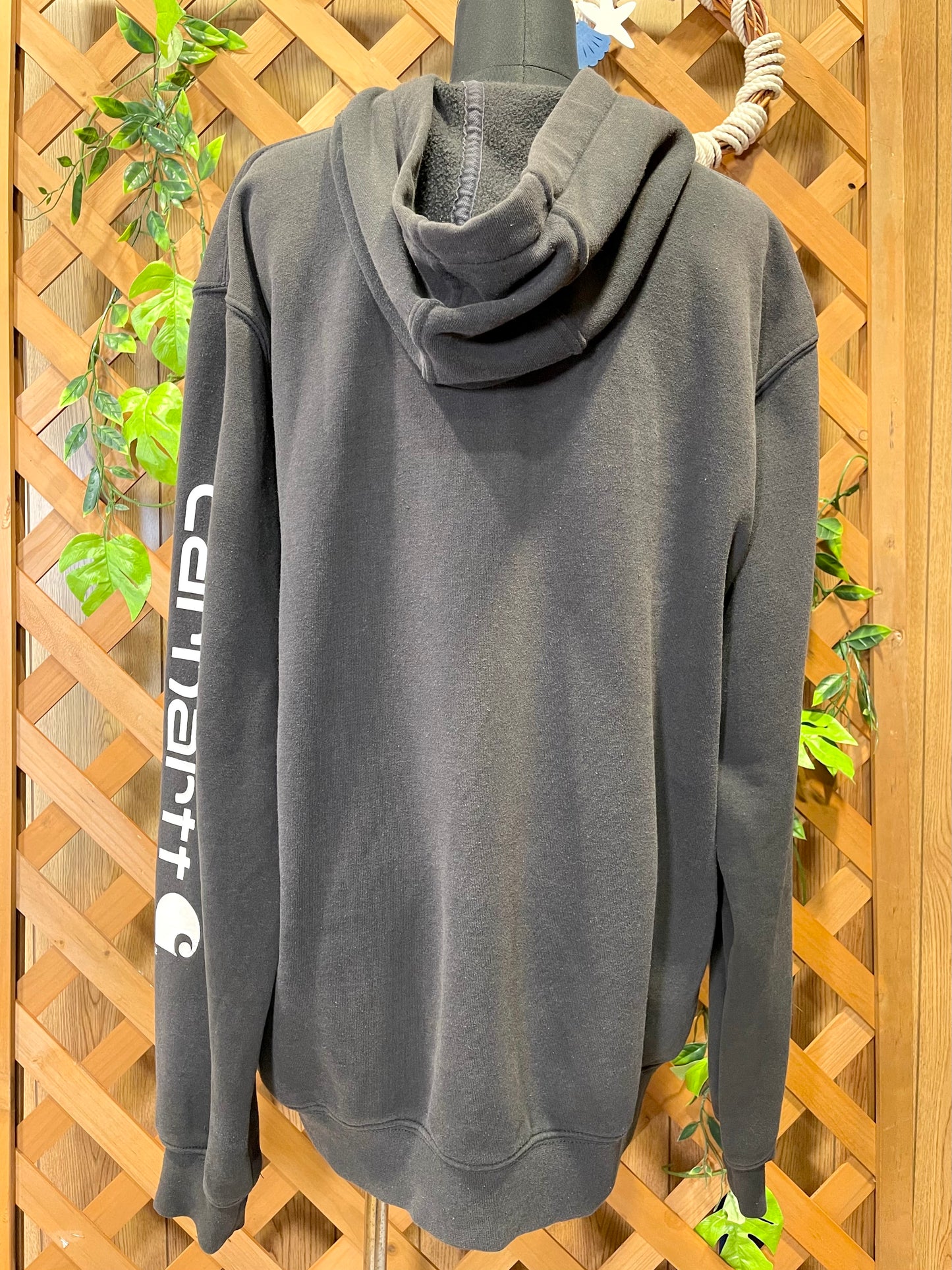 【carhartt】グレーのロゴスリーブ・プルオーバーパーカー