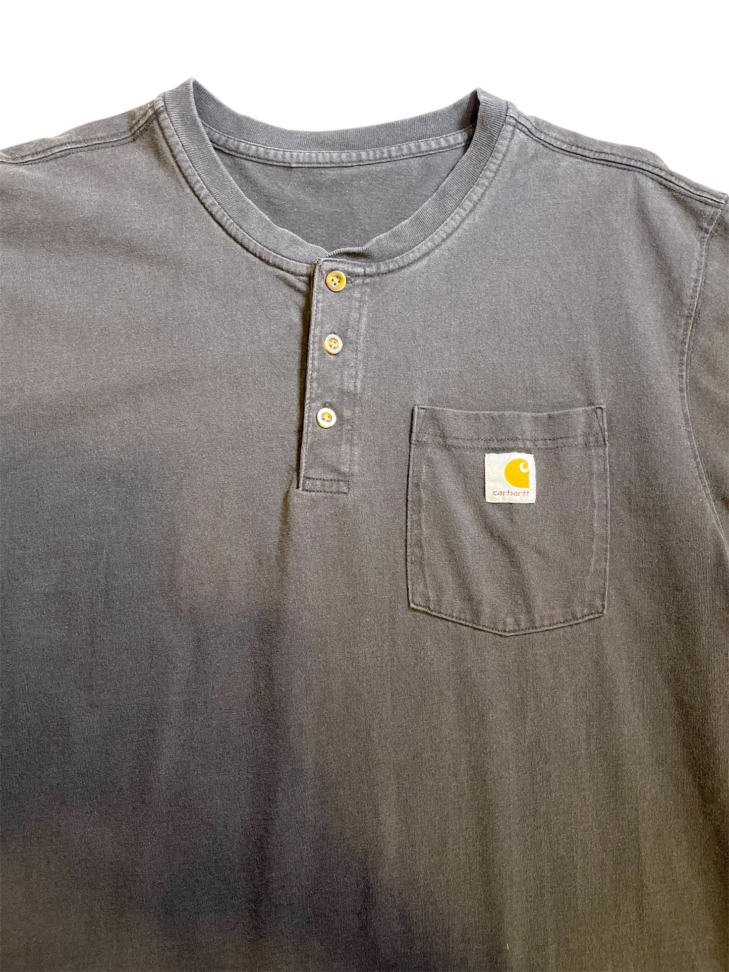 【carhartt】黒のヘンリーネックTシャツ
