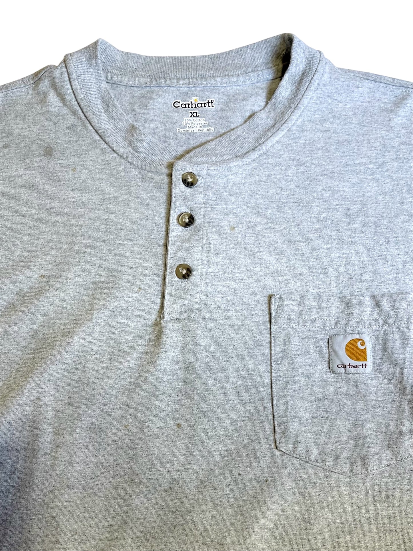 【carhartt】ヘザーグレーのヘンリーネックTシャツ