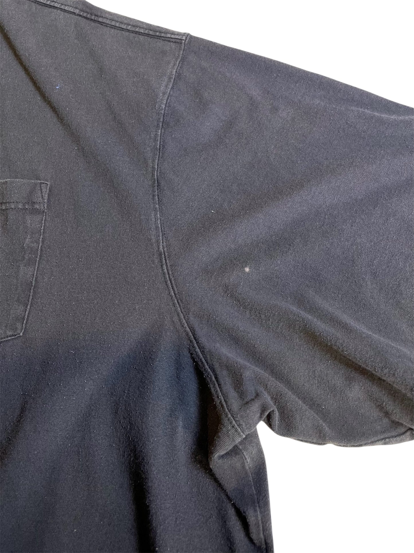 【carhartt】（4XL）黒のヘンリーネックTシャツ