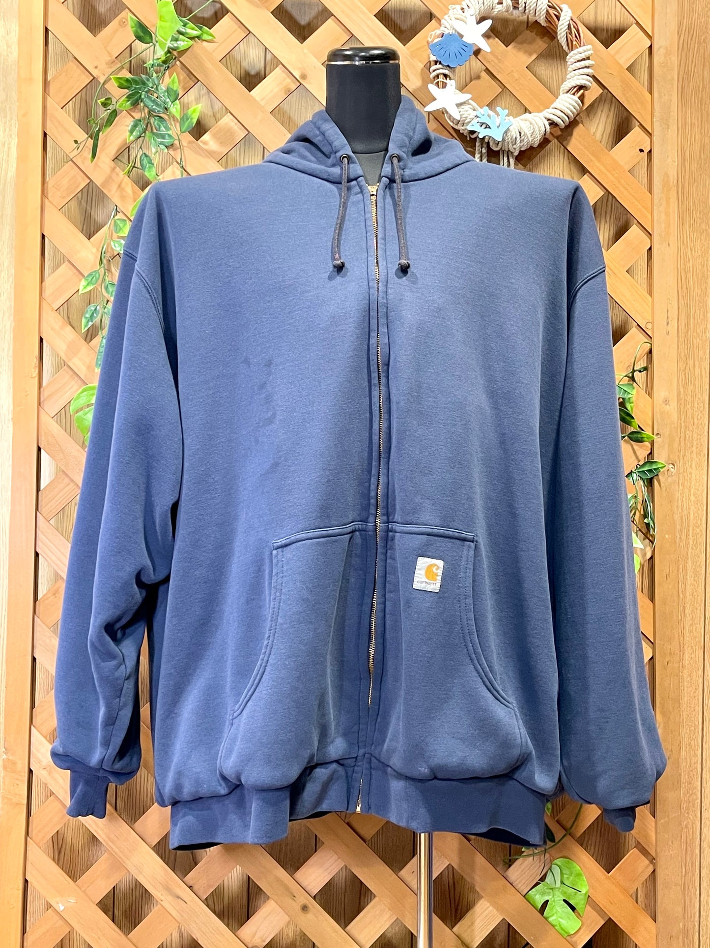 【carhartt】青のフルジップパーカー