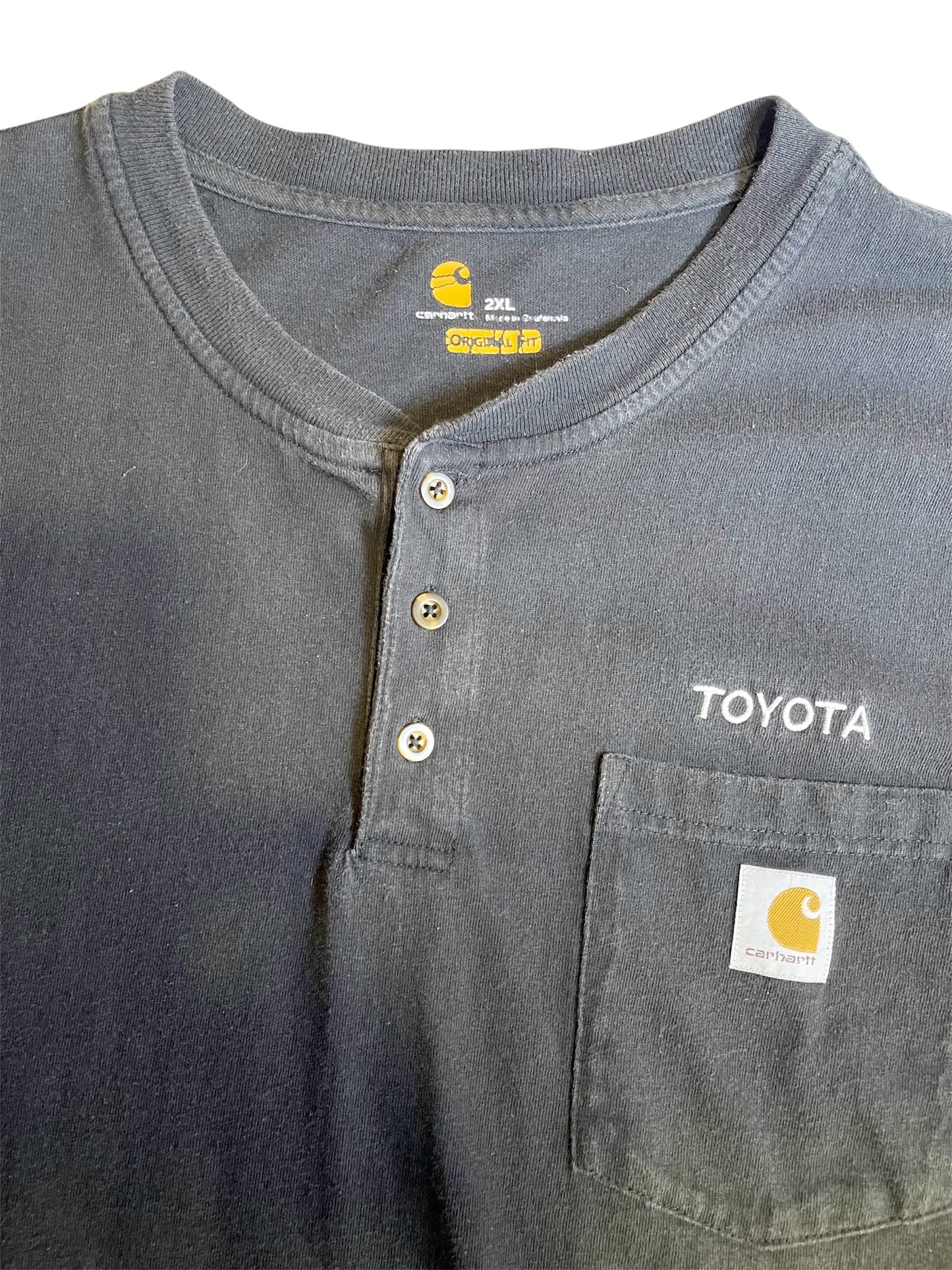 【carhartt】（2XL）黒の『TOYOTA』企業系ヘンリーネックTシャツ