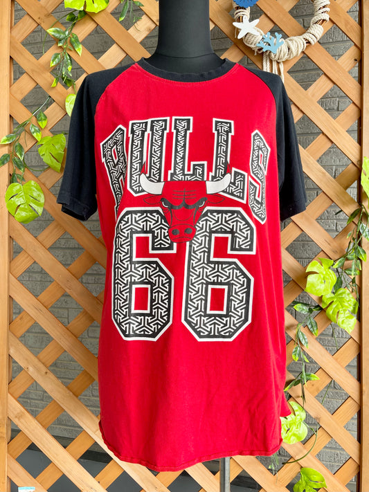 【NBA公式】シカゴ・ブルズ　♯66Tシャツ